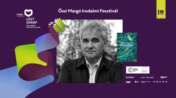 Bernardo Atxaga junto a la edición húngara de Obabakoak en la gráfica oficial de Margó 2026
