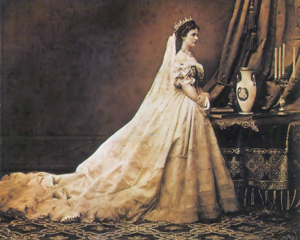 Sissi con traje húngaro de coronación en 1867