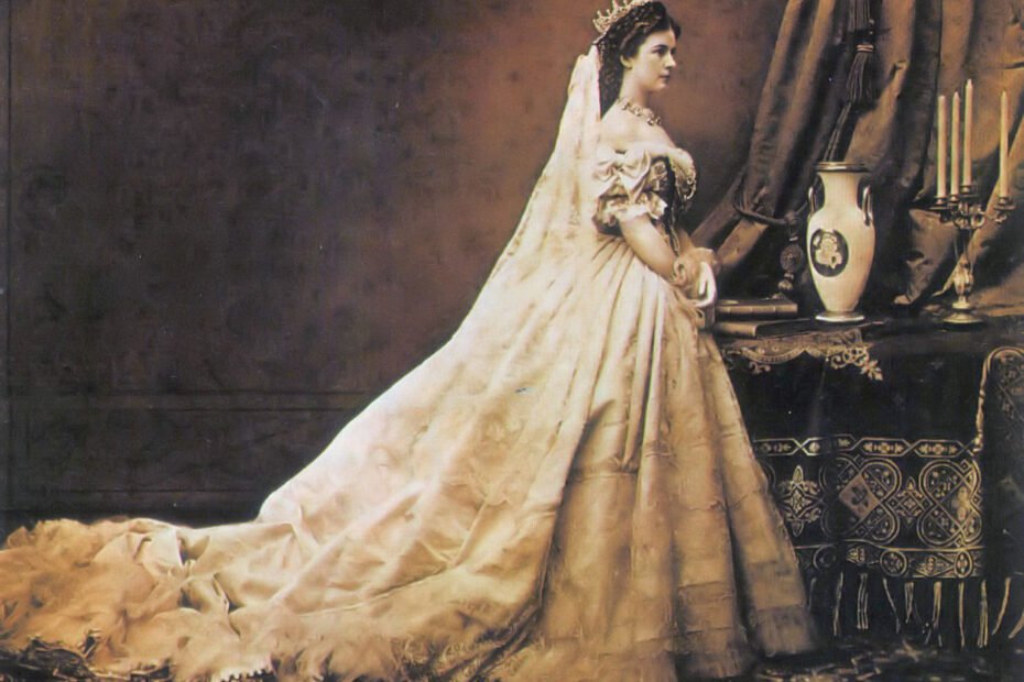 Sissi con traje húngaro de coronación en 1867