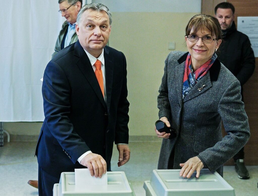 Anikó Lévai junto a su esposo el ex primer ministro húngaro Viktor Orbán