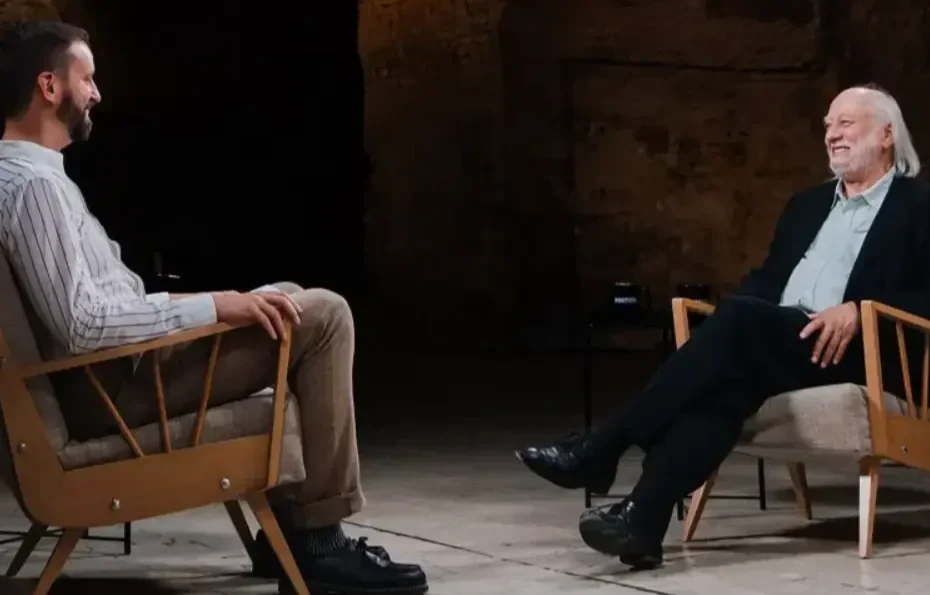 László Krasznahorkai durante una entrevista con Partizán en septiembre de 2026