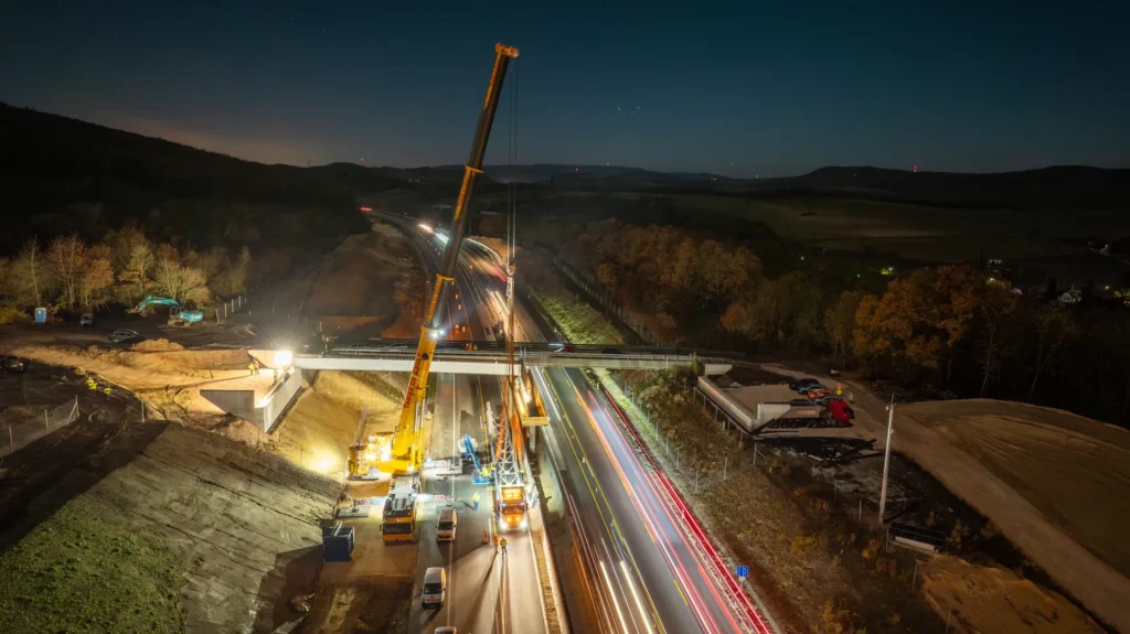 Obras nocturnas en una autopista húngara gestionada por MKIF