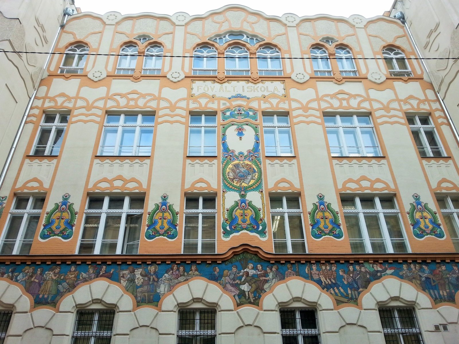 Edificio de la Magyar-Angol Kéttannyelvű Általános Iskola és Vendéglátó Szakiskola, en Budapest