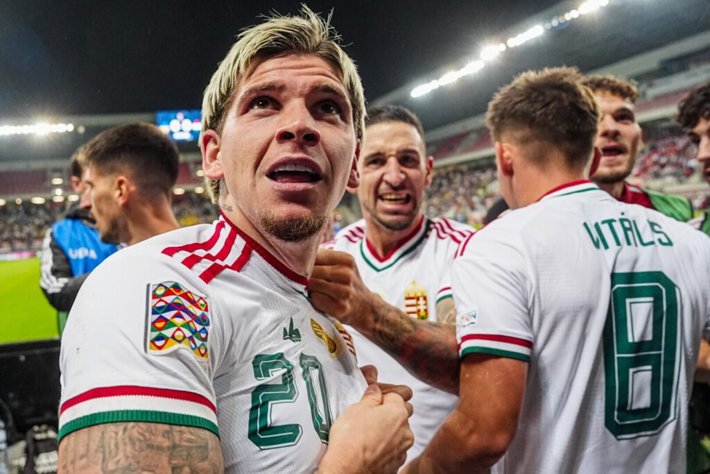 Jugadores de la selección húngara celebran durante el partido ante Ucrania en Trnava