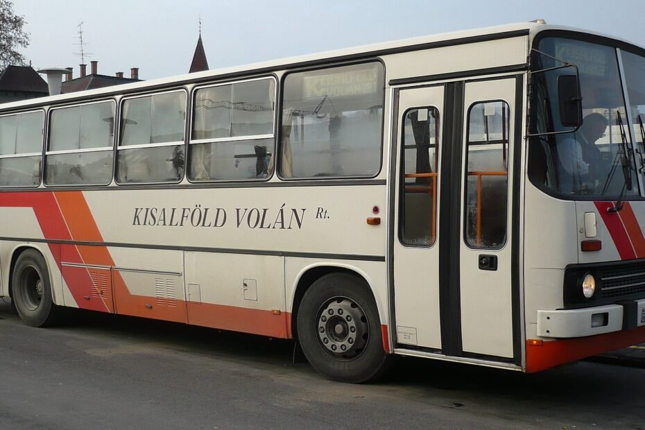 Autobús Ikarus 260 en Győr, Hungría