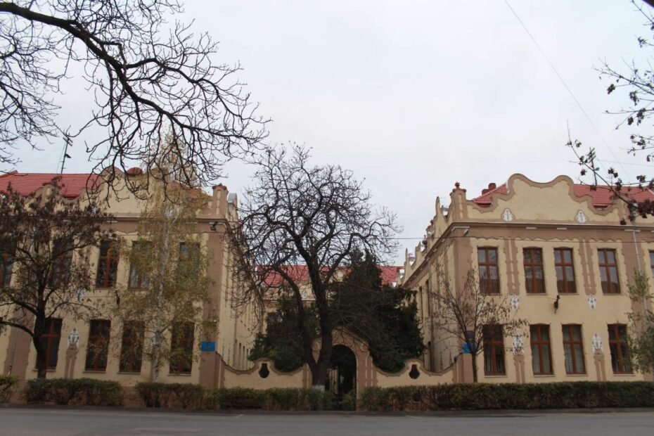 Liceo Kossuth Lajos de Berehove, centro educativo de la minoría húngara en Ucrania