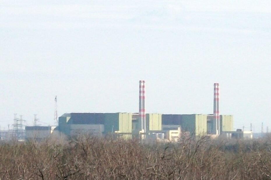 Vista exterior de la central nuclear de Paks, en Hungría.